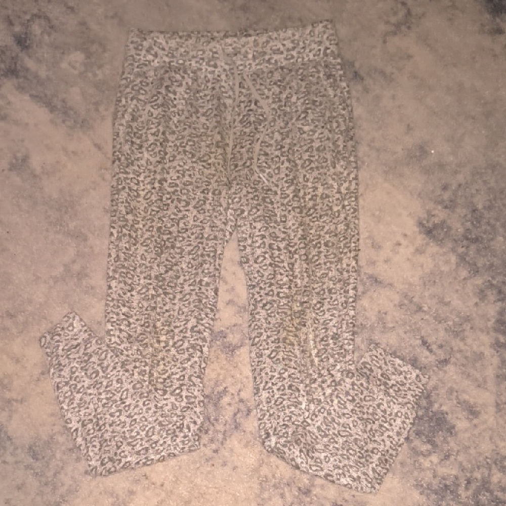 90 Degree By Reflex | Gray Animal Print Joggers